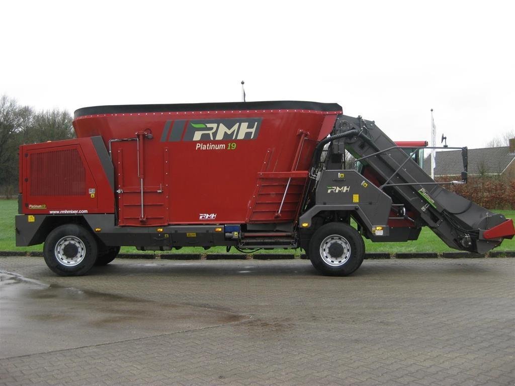 Futterverteilwagen tip RMH Platinum 19 Kontakt Tom Hollænder 20301365, Gebrauchtmaschine in Gram (Poză 5)