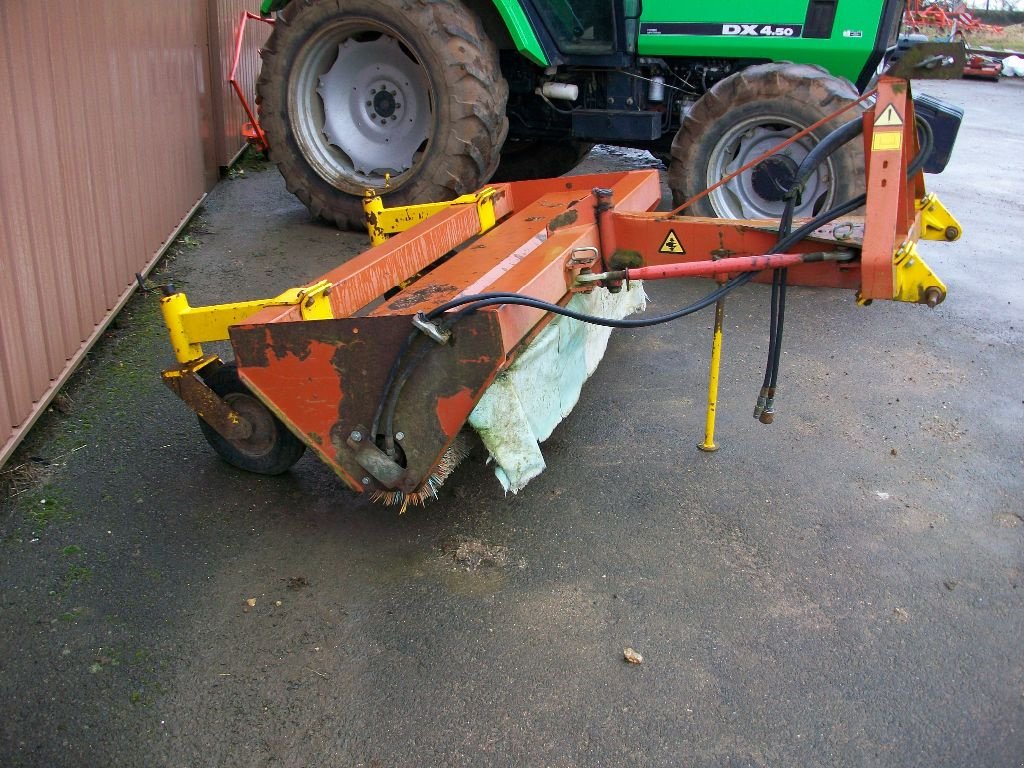Traktor tip Rabaud 720A28, Gebrauchtmaschine in SAINT LOUP (Poză 3)