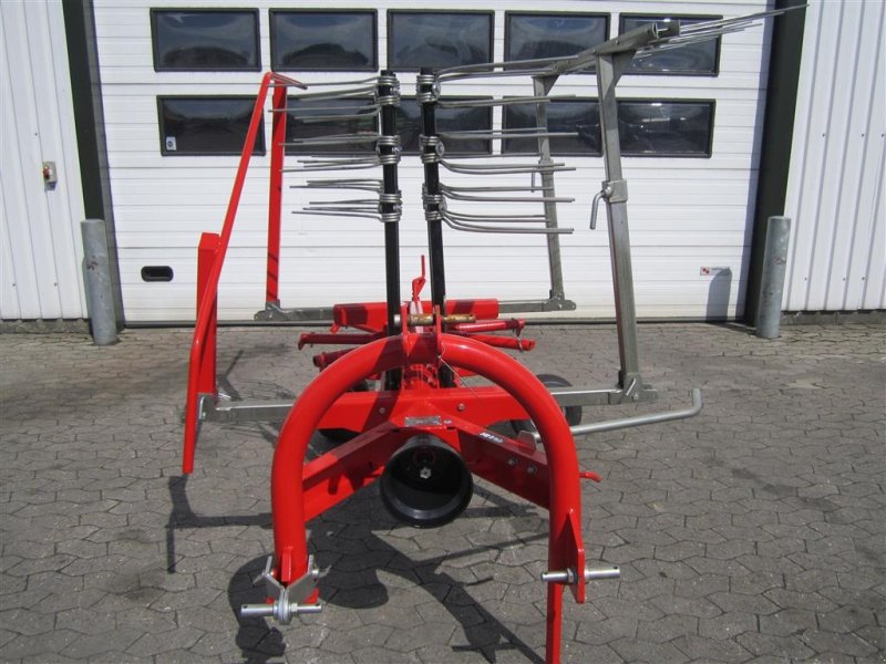 Schwader tip Tinaz 3.30 meter rotorrive, Gebrauchtmaschine in Ringe (Poză 1)