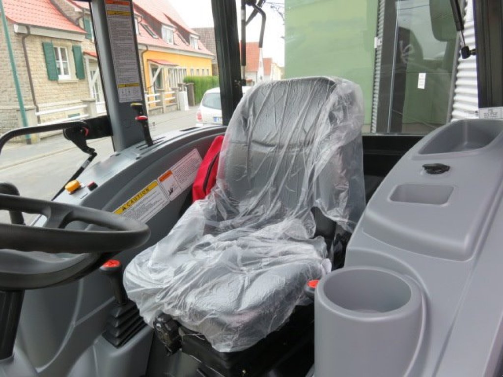 Traktor tip Branson 5025 C  Klima Frontalder Stoll, Neumaschine in Sommerach (Poză 7)