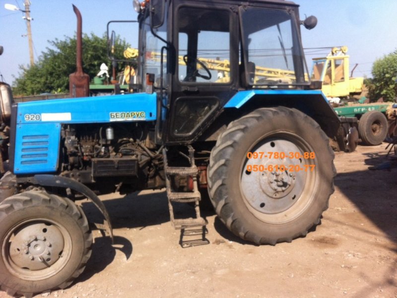 Oldtimer-Traktor tip Belarus Беларус-920, Neumaschine in Дніпропетровськ (Poză 1)
