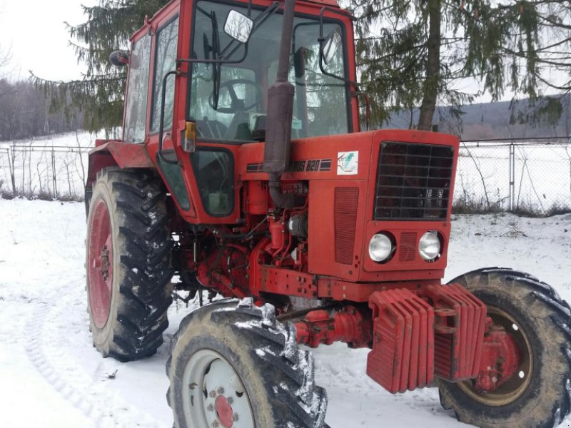 Oldtimer-Traktor tip Belarus Беларус-820, Neumaschine in Чернівці