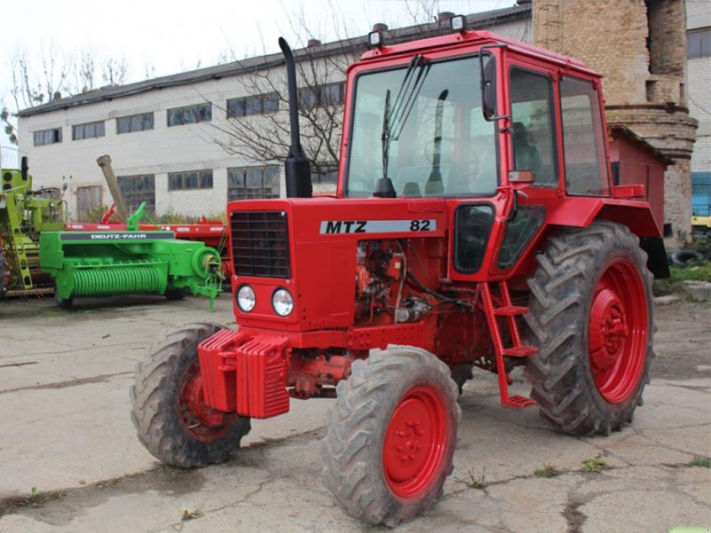 Oldtimer-Traktor tip Belarus Беларус-82, Neumaschine in Ковель (Poză 1)