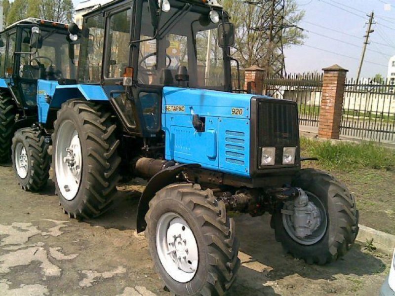 Oldtimer-Traktor tip Belarus Беларус-920, Neumaschine in Житомир (Poză 1)