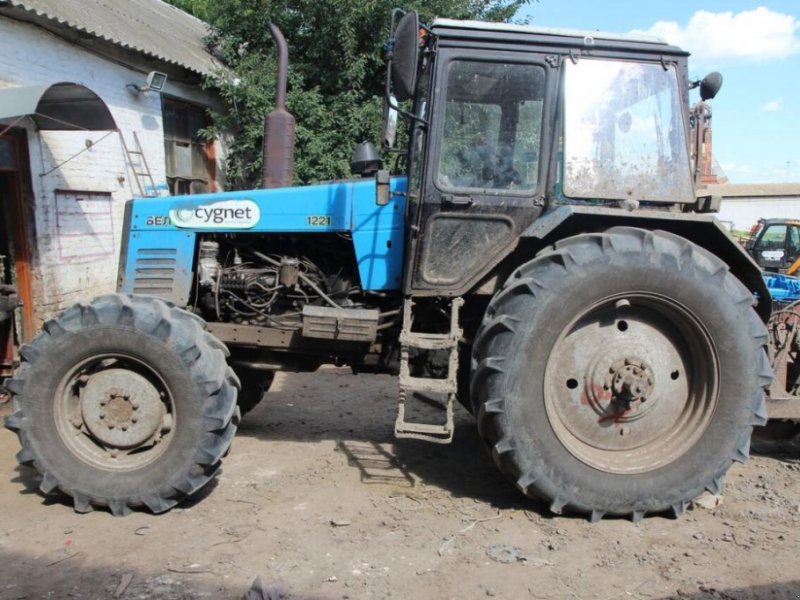 Oldtimer-Traktor tip Belarus Беларус-80, Neumaschine in Київ (Poză 1)