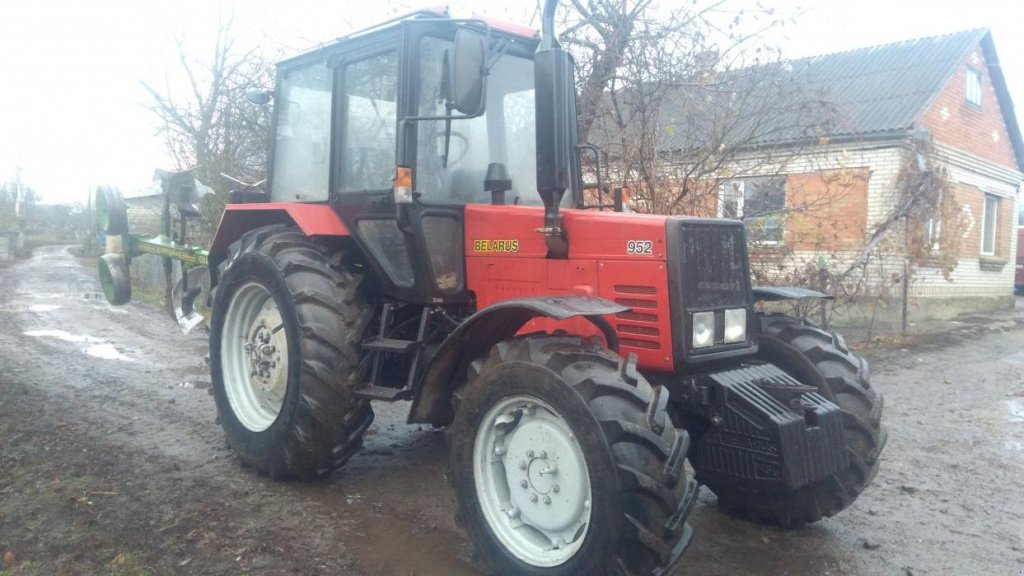 Oldtimer-Traktor tip Belarus Беларус-952, Neumaschine in Здолбунів (Poză 1)