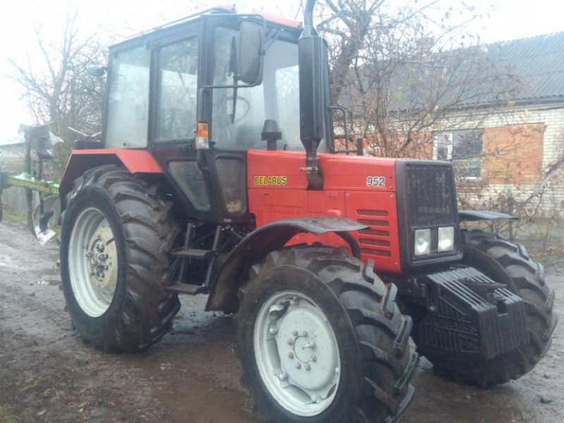 Oldtimer-Traktor tip Belarus Беларус-952, Neumaschine in Здолбунів