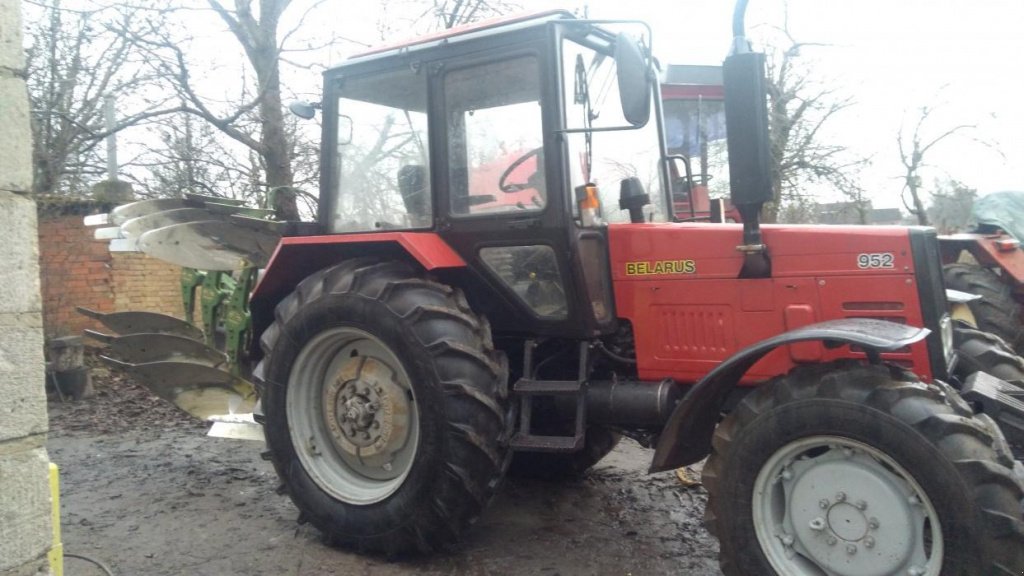 Oldtimer-Traktor tip Belarus Беларус-952, Neumaschine in Здолбунів (Poză 4)
