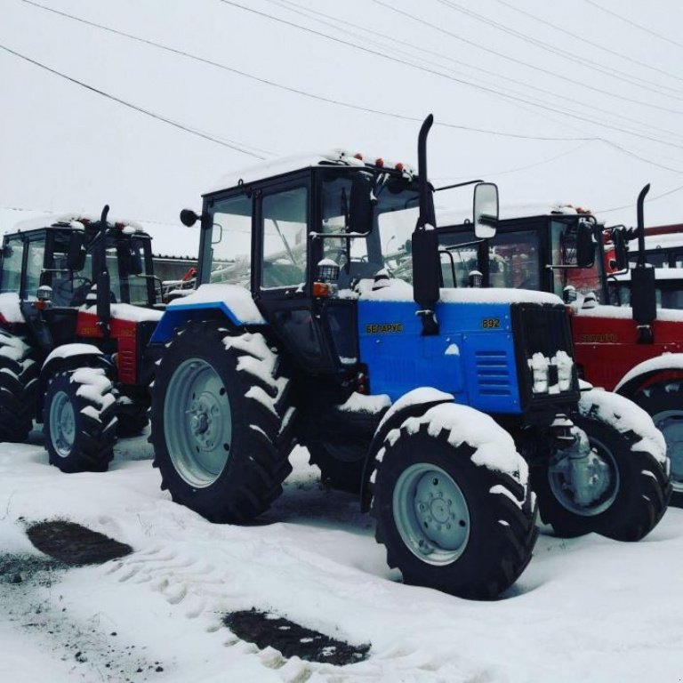 Oldtimer-Traktor tip Belarus Беларус-892, Neumaschine in Суми (Poză 1)