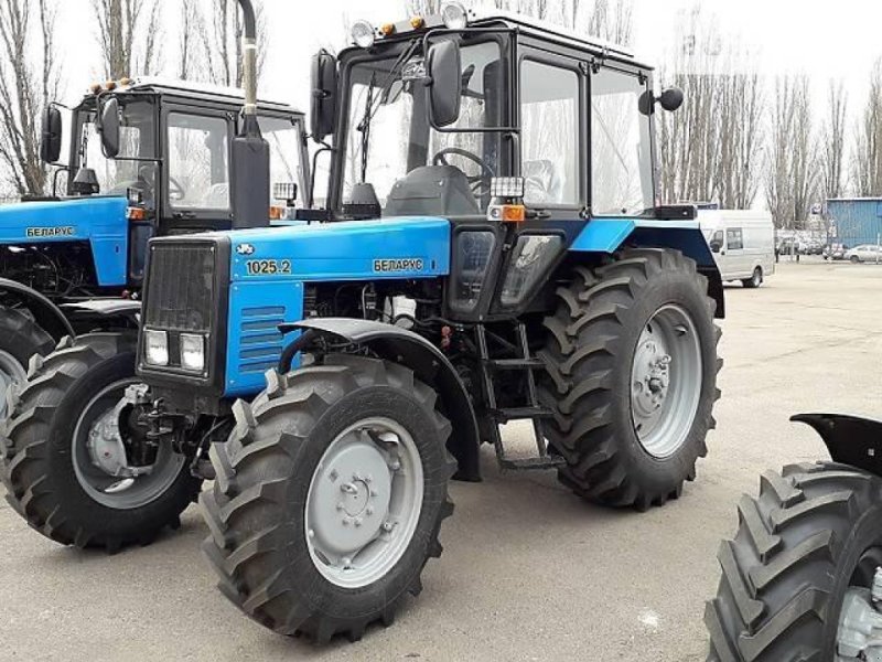 Oldtimer-Traktor tip Belarus Беларус-1025.2, Neumaschine in Київ (Poză 1)